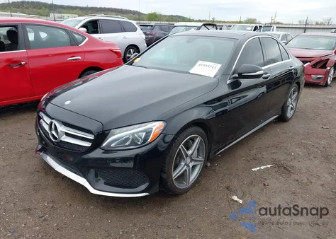 2015 Mercedes-Benz C 300 Luxury/Sport из США, поврежденный, VIN 55SWF4JB1FU081132